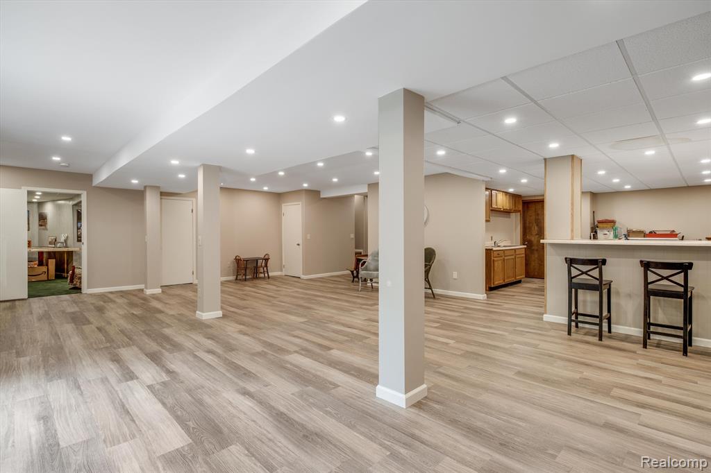719 Ten Point Drive Rochester Hills, MI 48309 - Photo 5 of 43