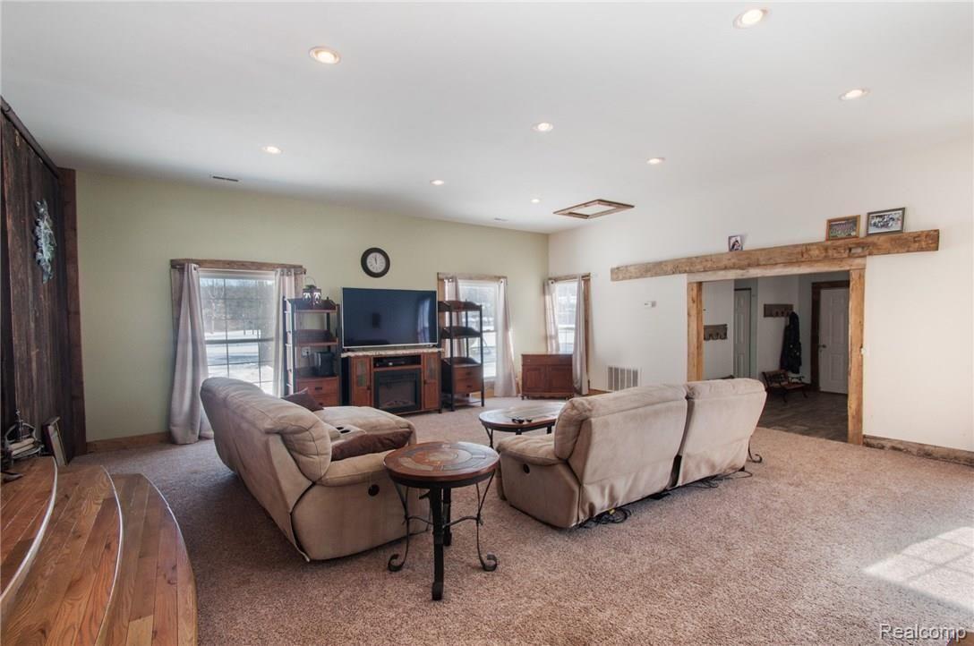 7975 Chilson Road Pinckney, MI 48169 - Photo 8 of 76 ChilsonRd_7975_Family_03.jpg