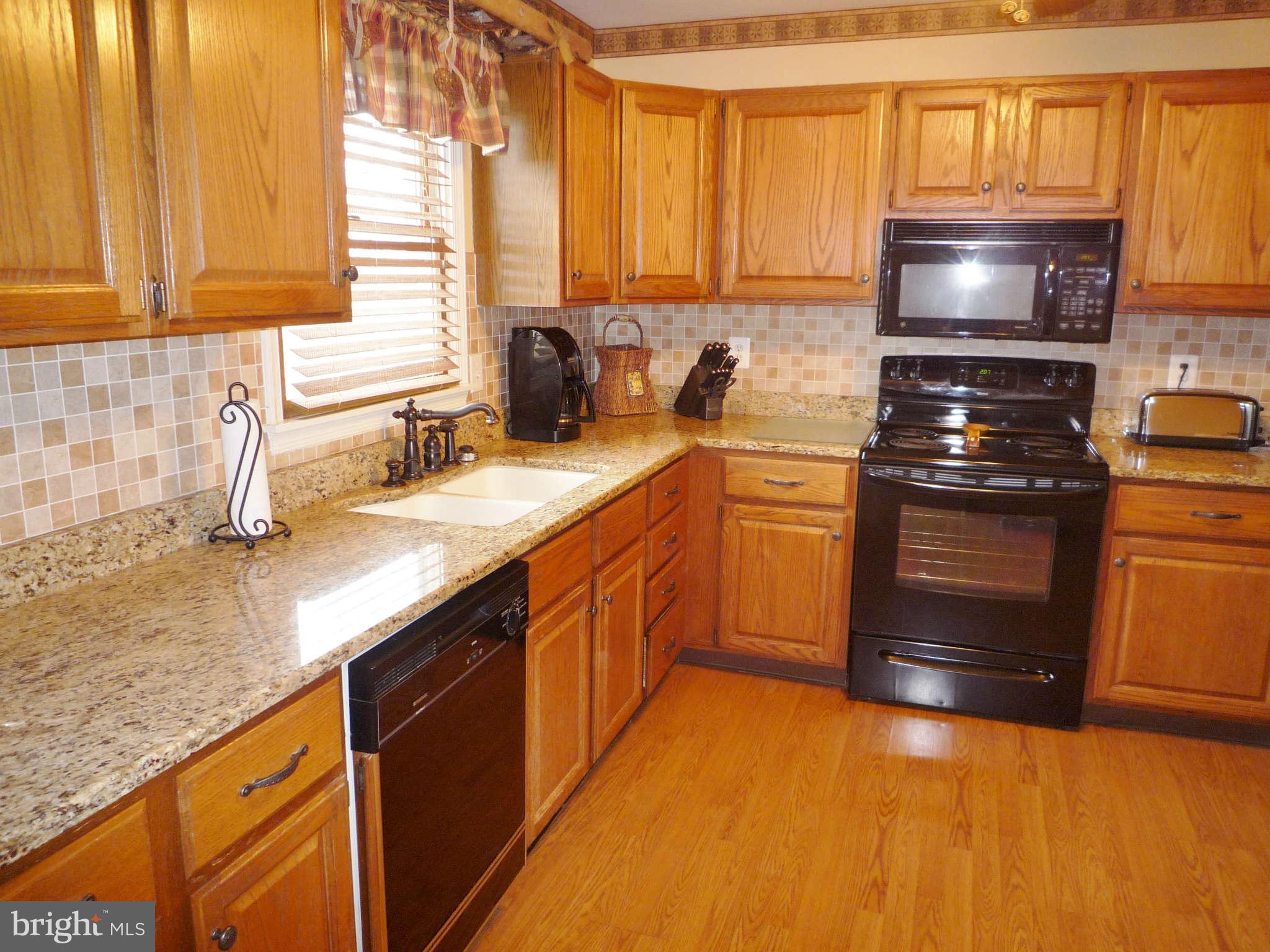 13134 Edgemont Road Smithsburg, MD 21783 - Photo 2 of 22 Kitchen