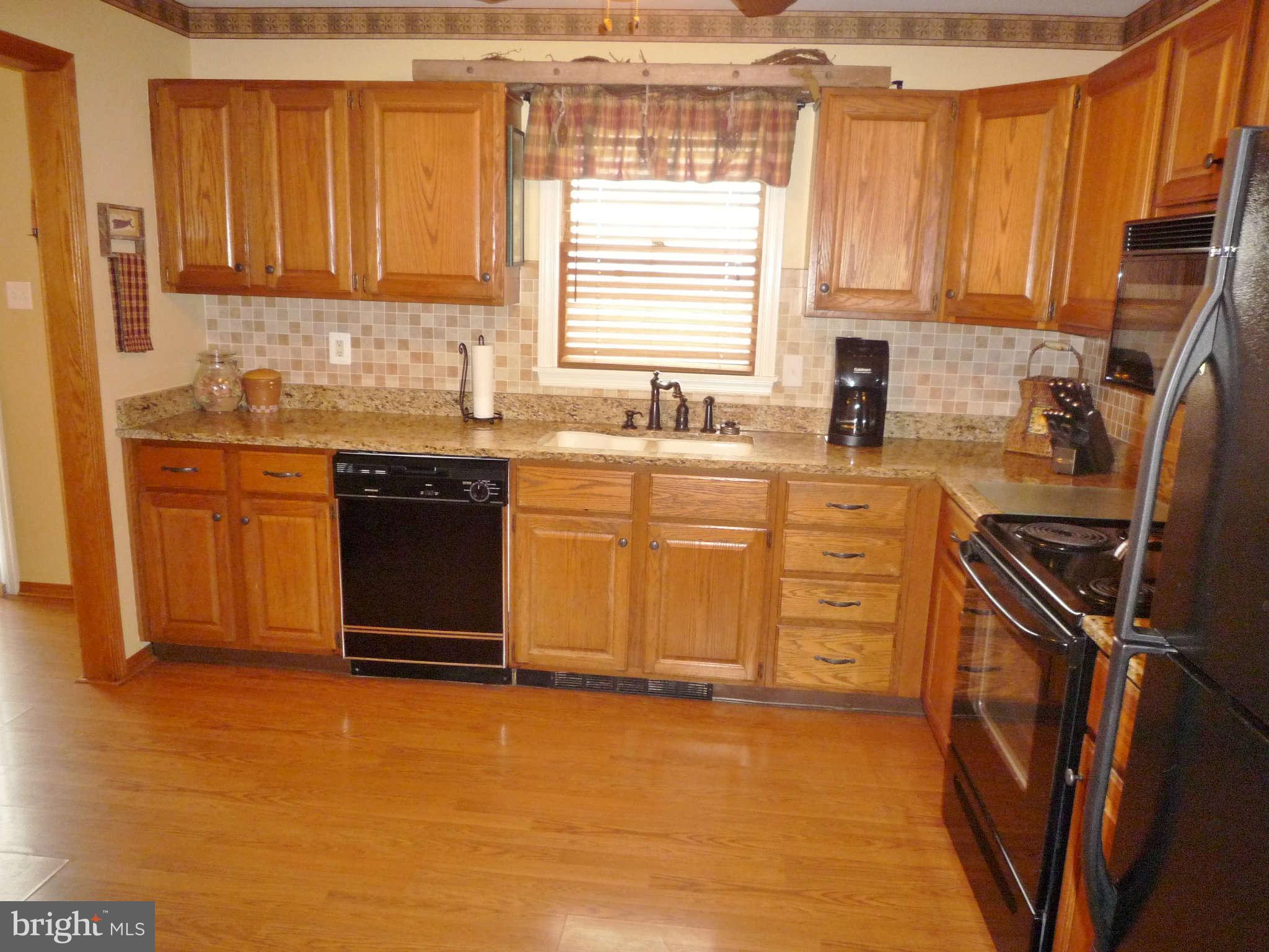 13134 Edgemont Road Smithsburg, MD 21783 - Photo 4 of 22 Kitchen