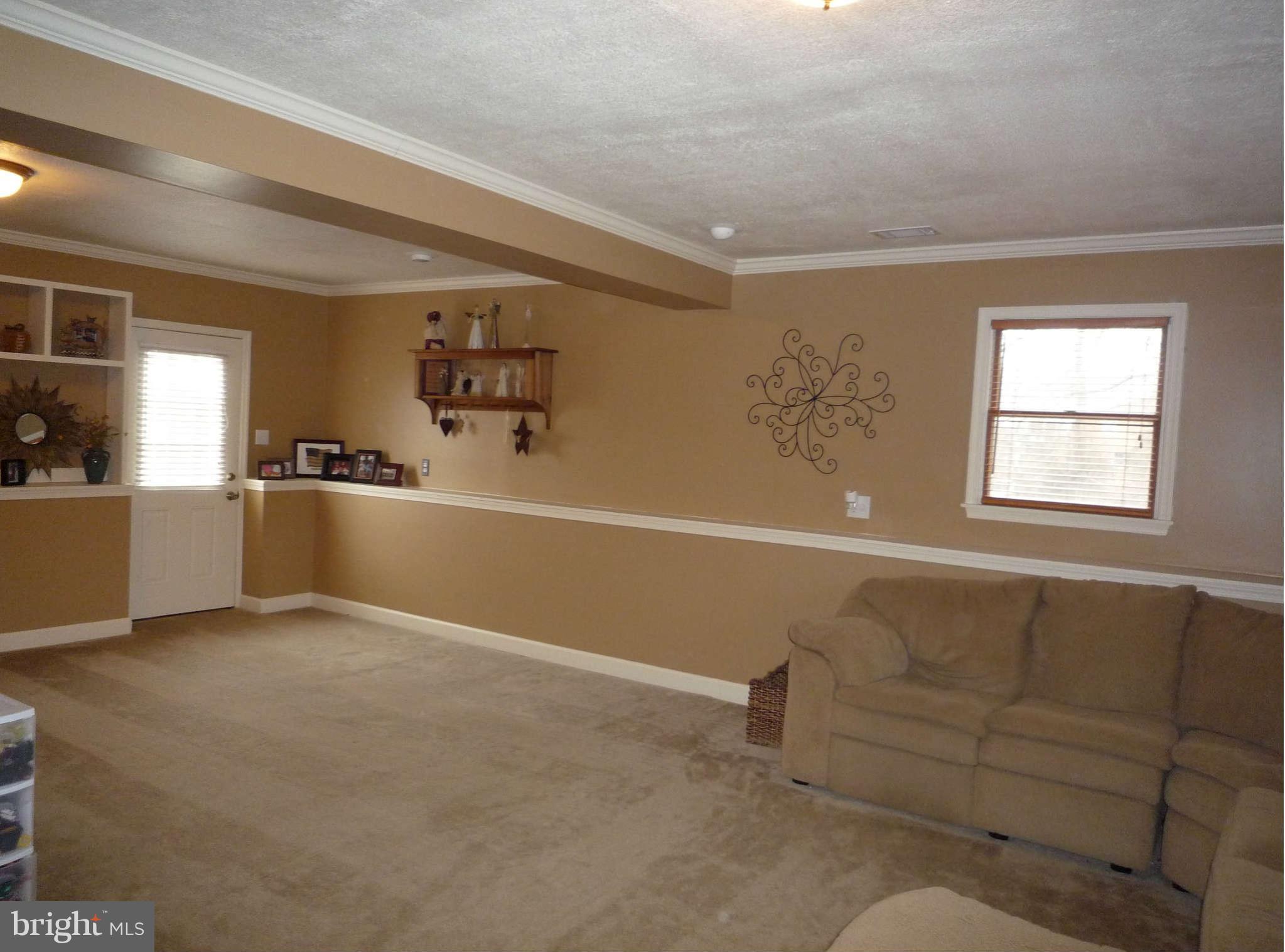 13134 Edgemont Road Smithsburg, MD 21783 - Photo 8 of 22 Family Room