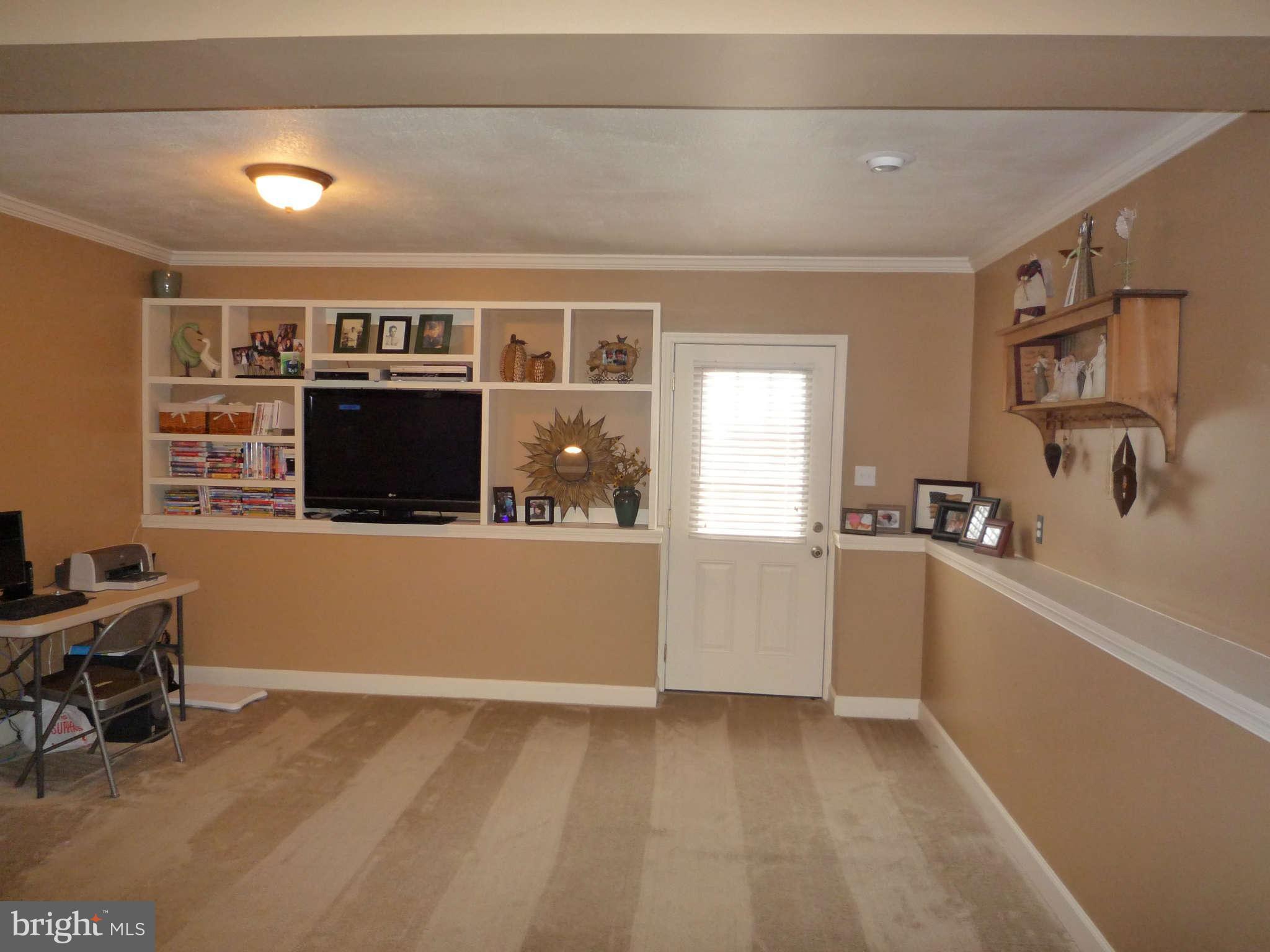 13134 Edgemont Road Smithsburg, MD 21783 - Photo 10 of 22 Family Room