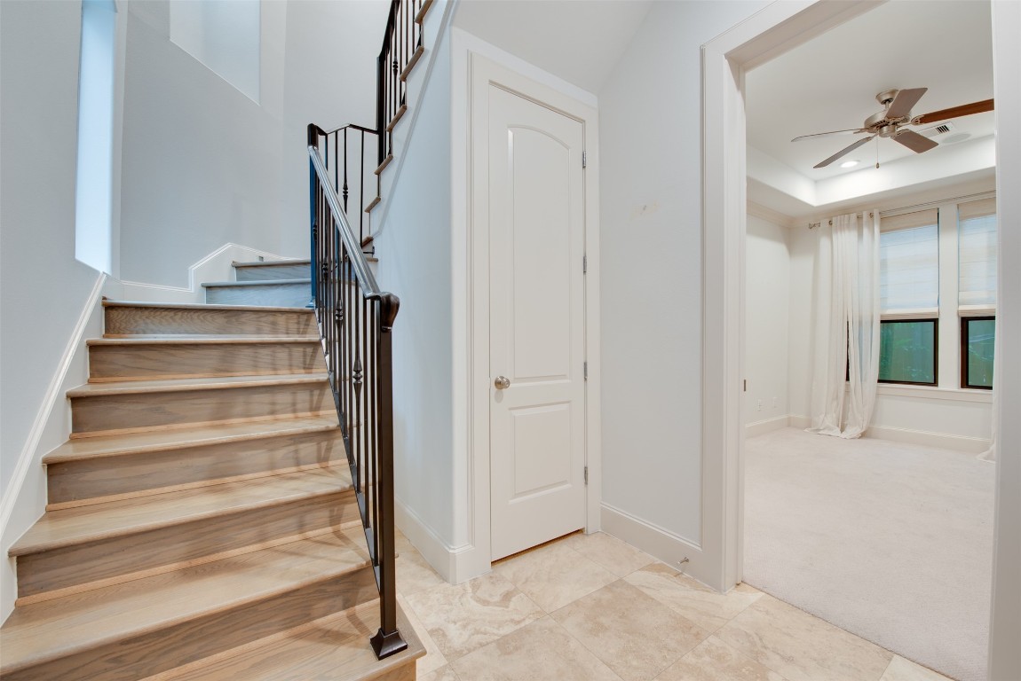 705 Malone Street, Unit B Houston, TX 77007 - Photo 2 of 39 a view of entryway with a front door