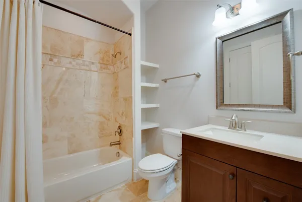 $3,600 | 705 Malone Street, Unit B, Houston, TX 77007