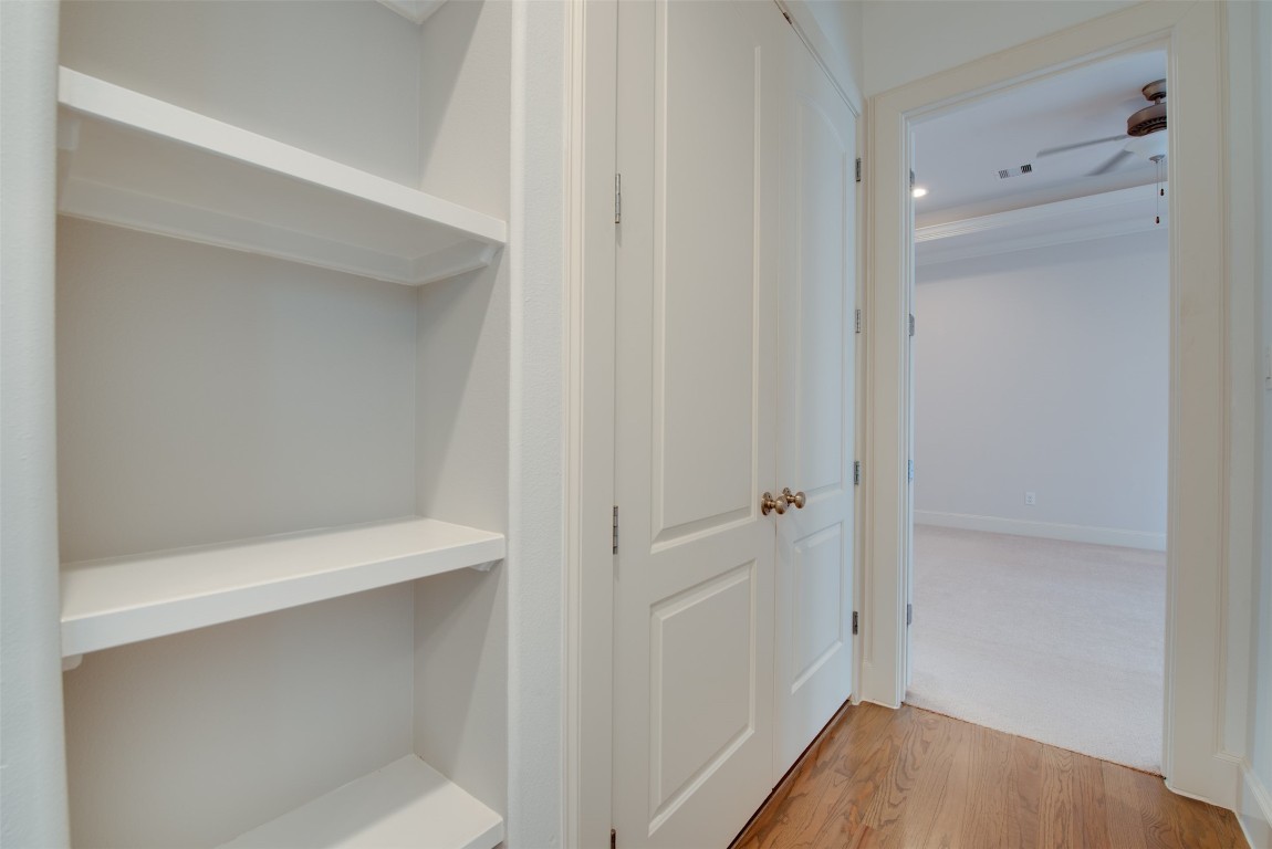 705 Malone Street, Unit B Houston, TX 77007 - Photo 28 of 39 a view of an empty room