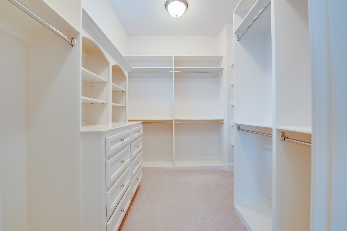 705 Malone Street, Unit B Houston, TX 77007 - Photo 32 of 39 a view of an empty walk in closet