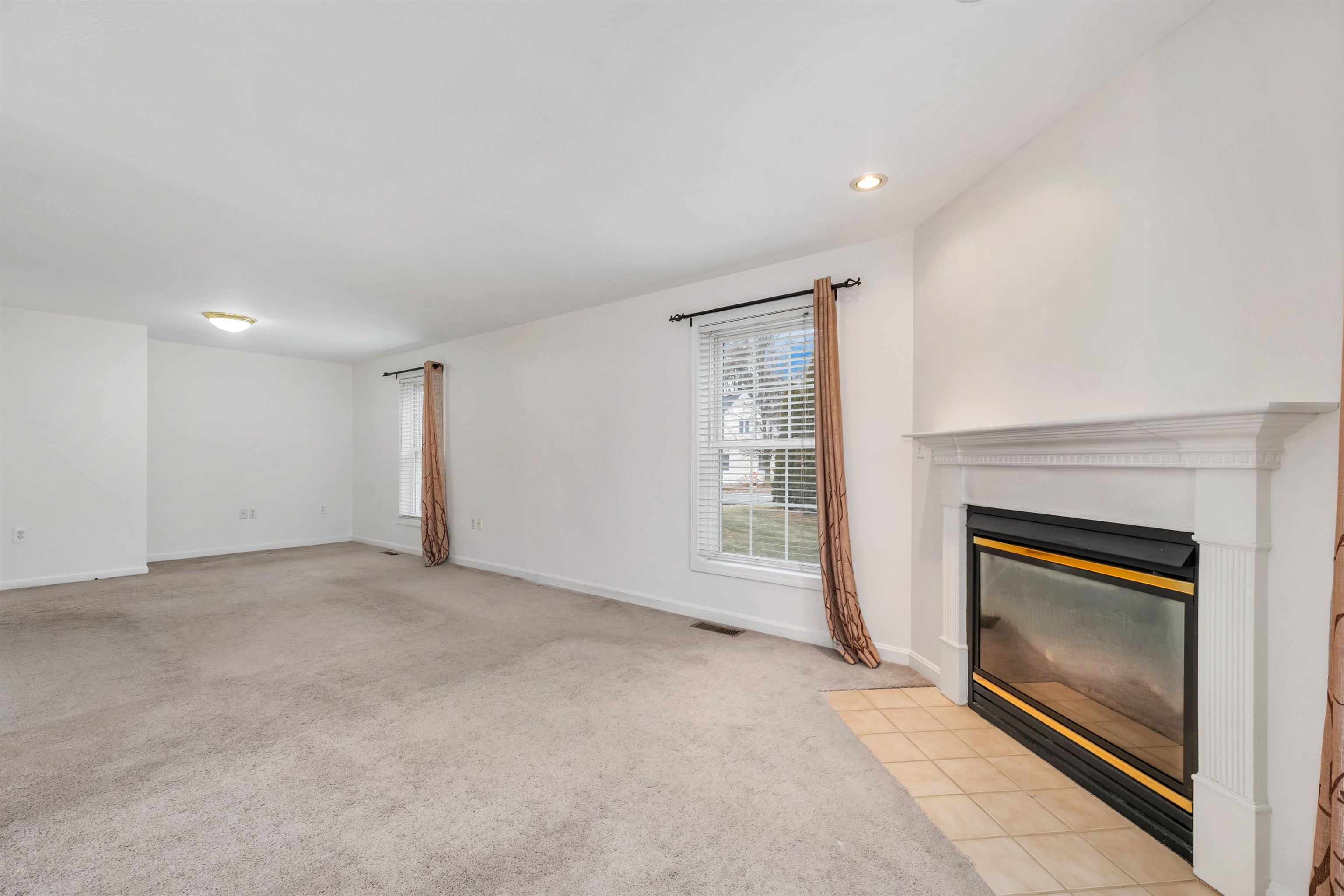 53 Barbara Lane Hudson, NH 03051 - Photo 13 of 41