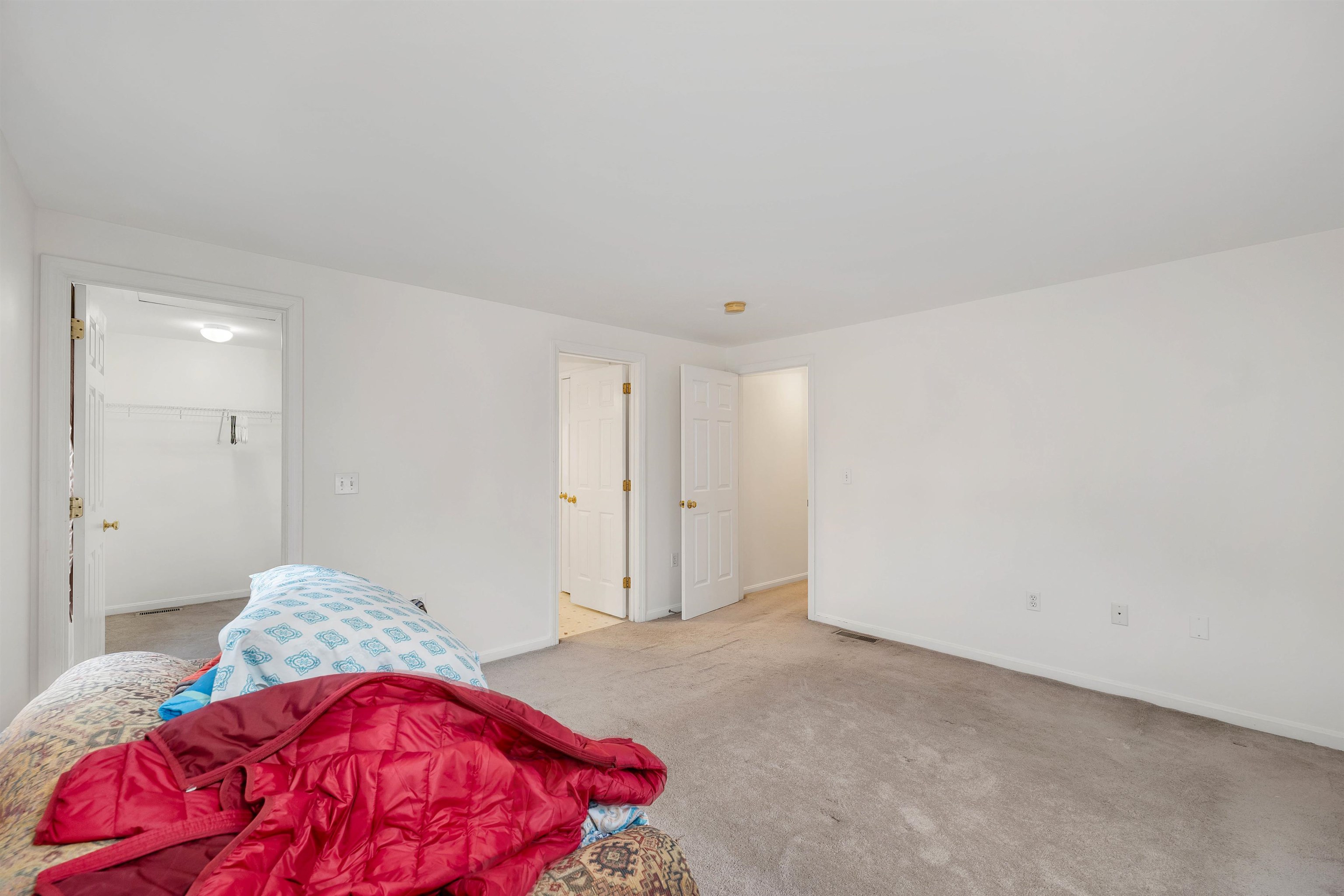 53 Barbara Lane Hudson, NH 03051 - Photo 15 of 41