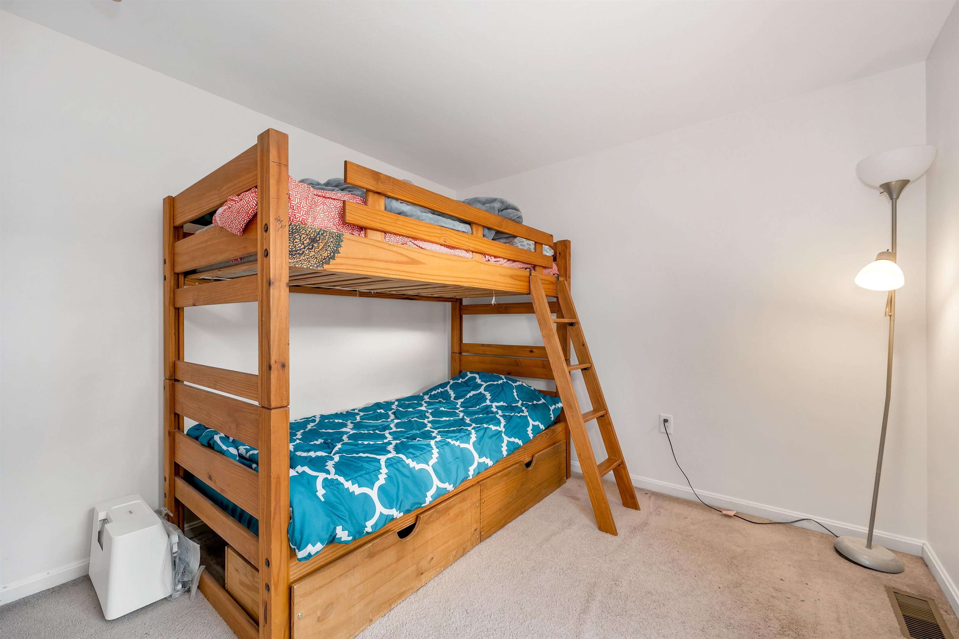 53 Barbara Lane Hudson, NH 03051 - Photo 16 of 41