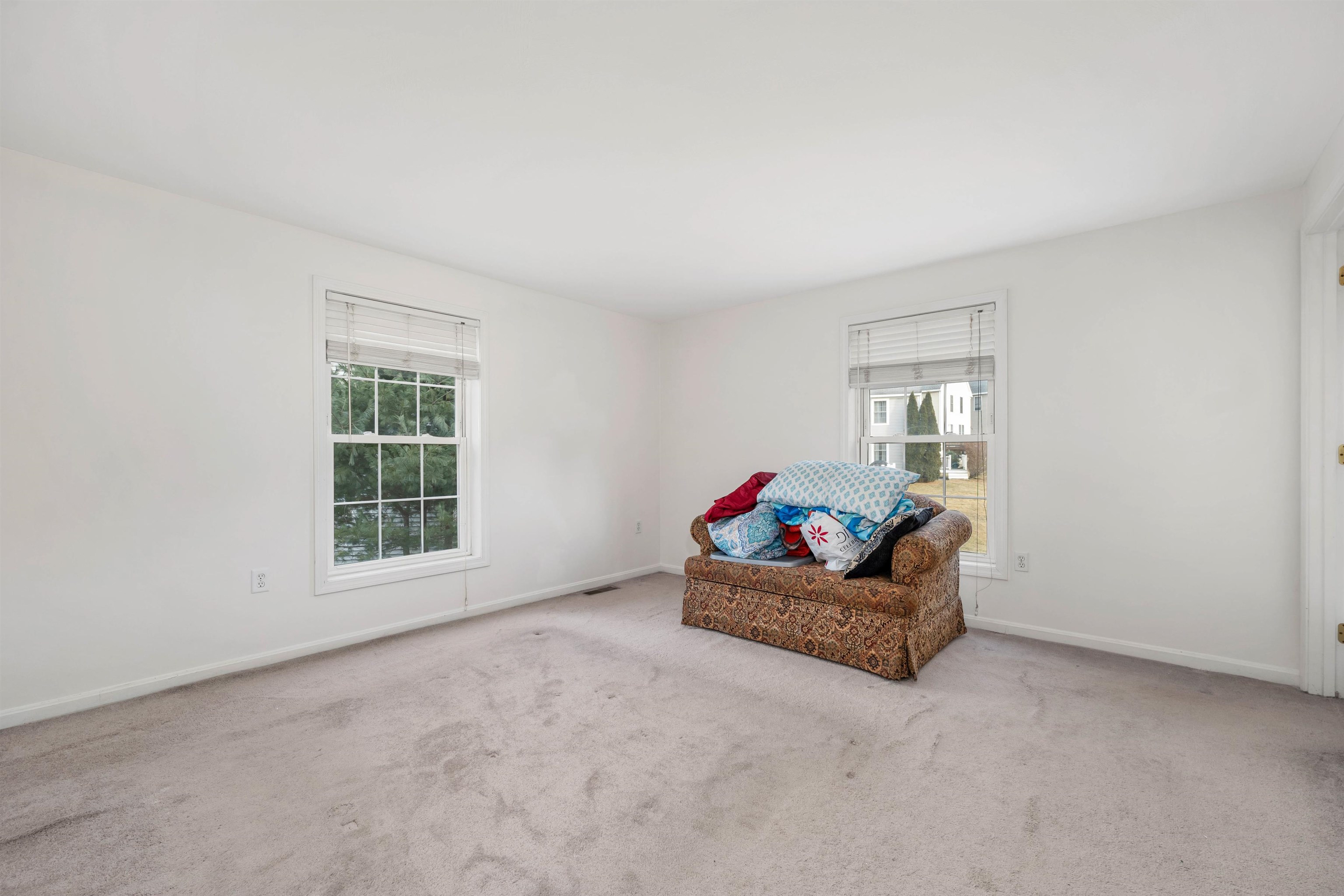 53 Barbara Lane Hudson, NH 03051 - Photo 17 of 41