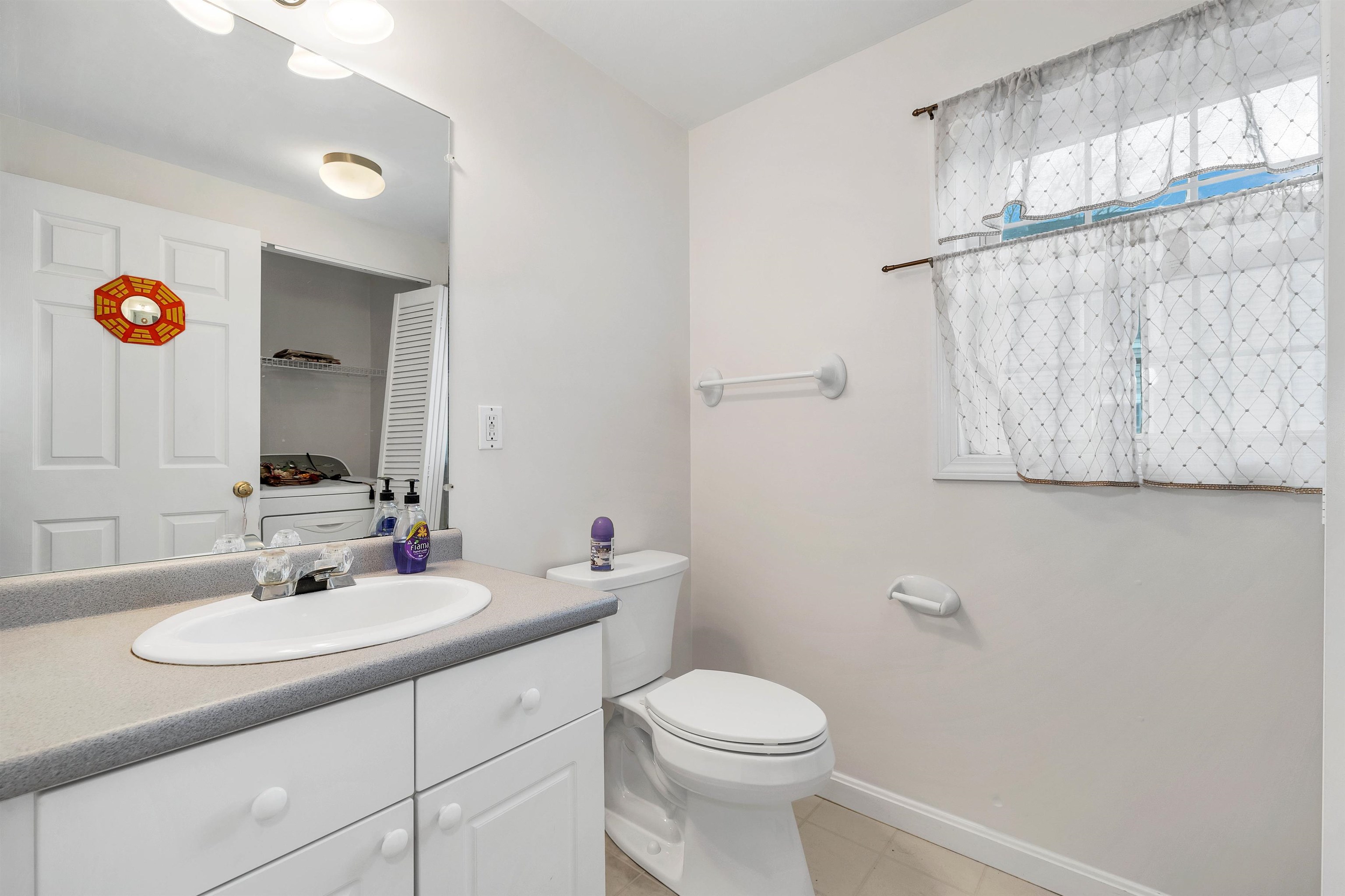 53 Barbara Lane Hudson, NH 03051 - Photo 18 of 41