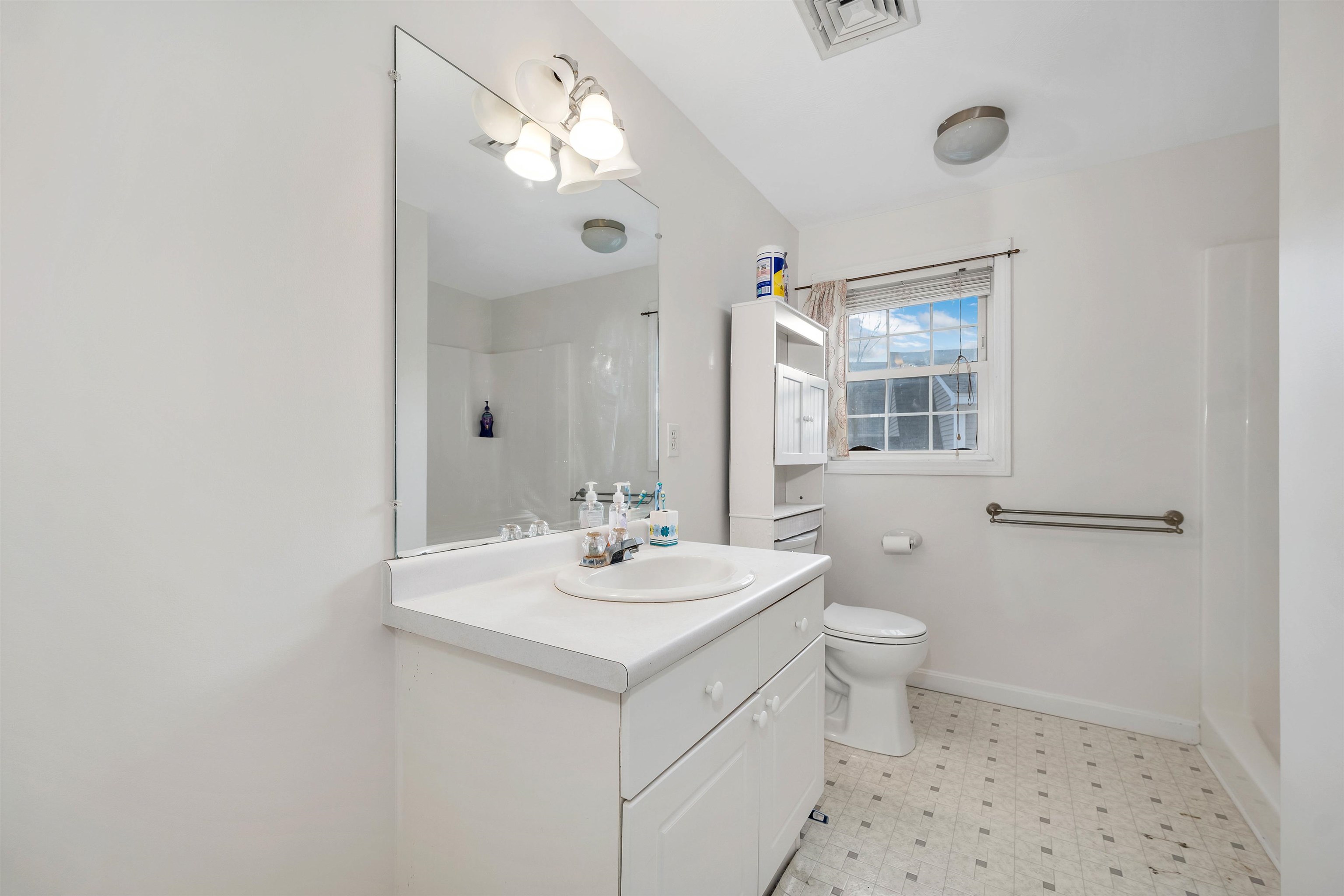 53 Barbara Lane Hudson, NH 03051 - Photo 21 of 41