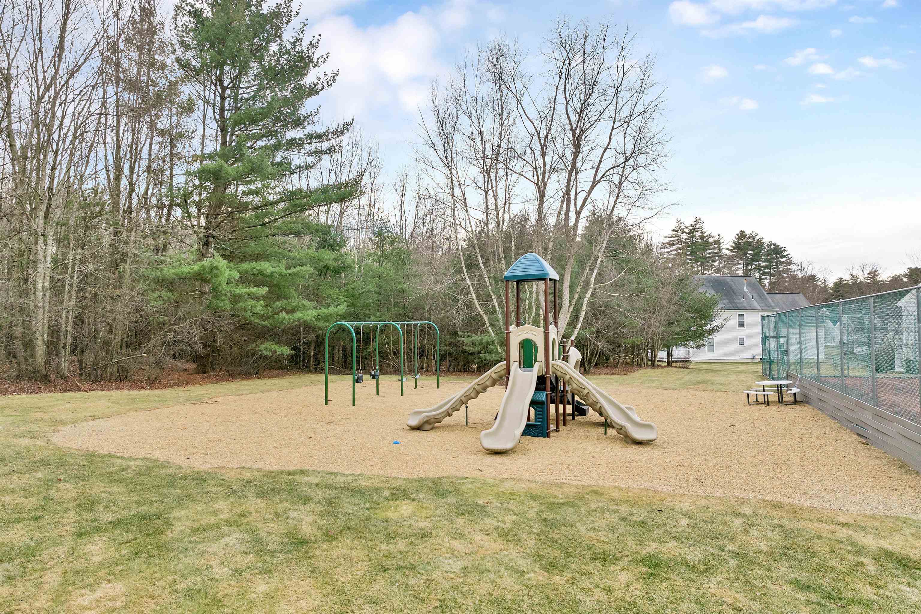 53 Barbara Lane Hudson, NH 03051 - Photo 35 of 41