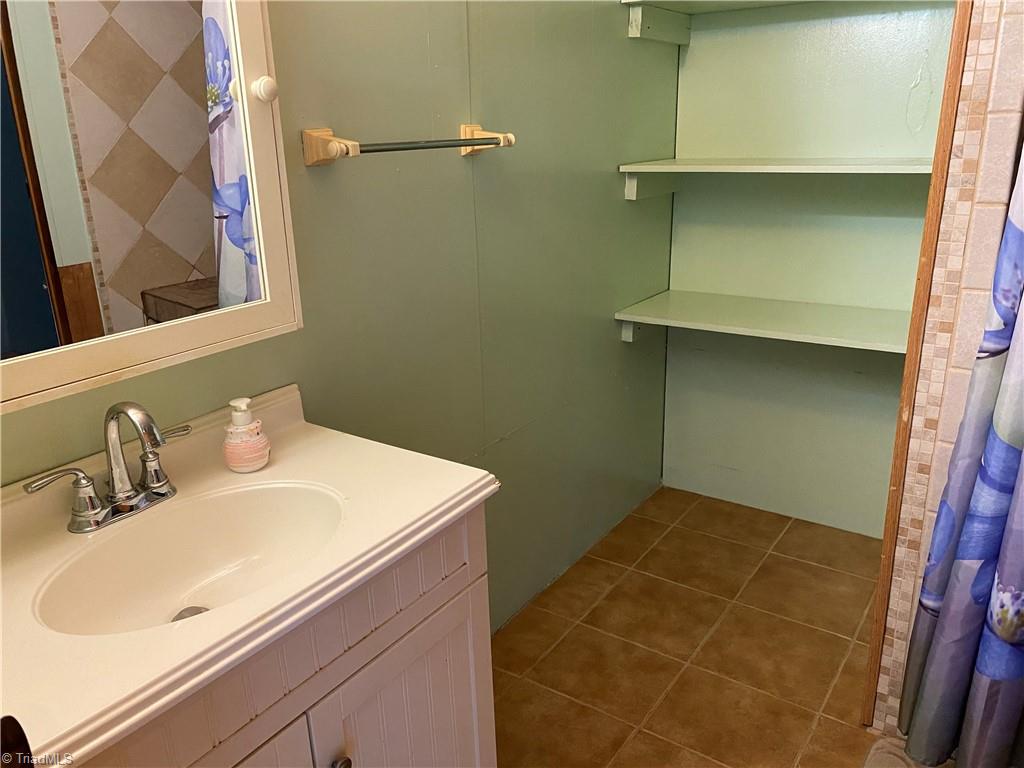 257 West Grove Road Lexington, NC 27295 - Photo 8 of 15 Gallery Image 8