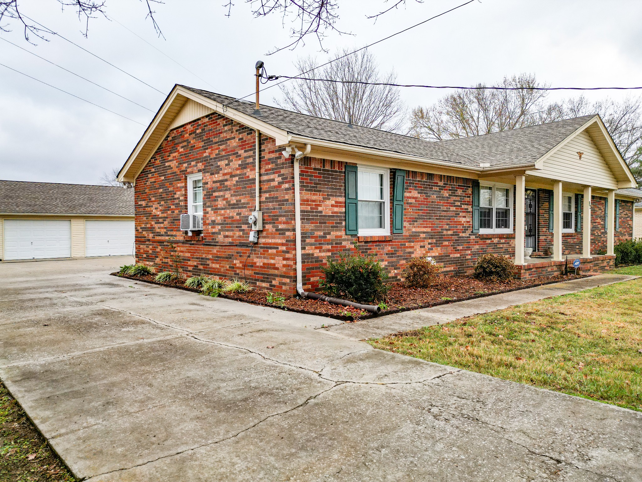 92 Hampton Road Columbia, TN 38401 - Photo 2 of 47 Gallery Image 2
