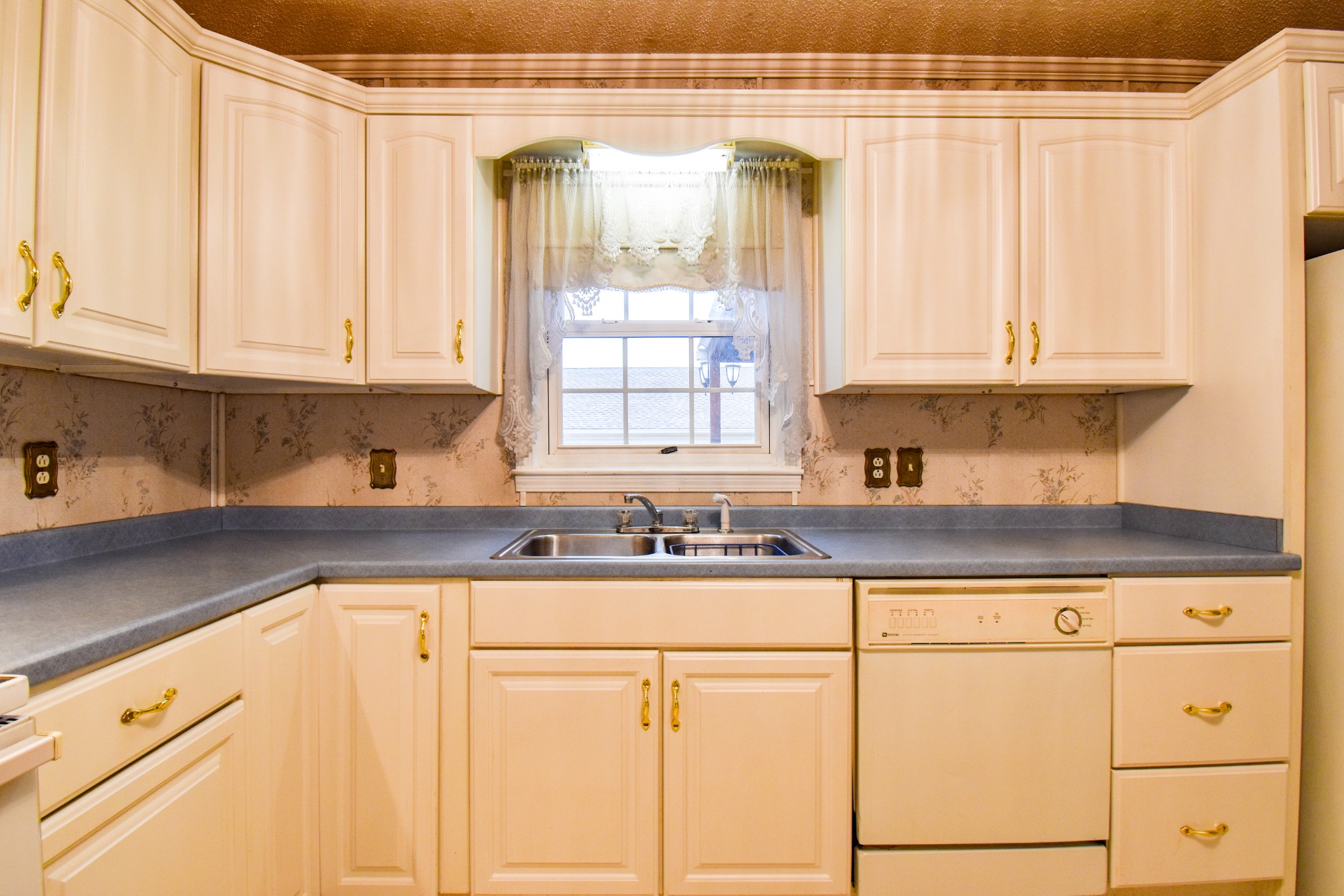 92 Hampton Road Columbia, TN 38401 - Photo 5 of 47 Gallery Image 5