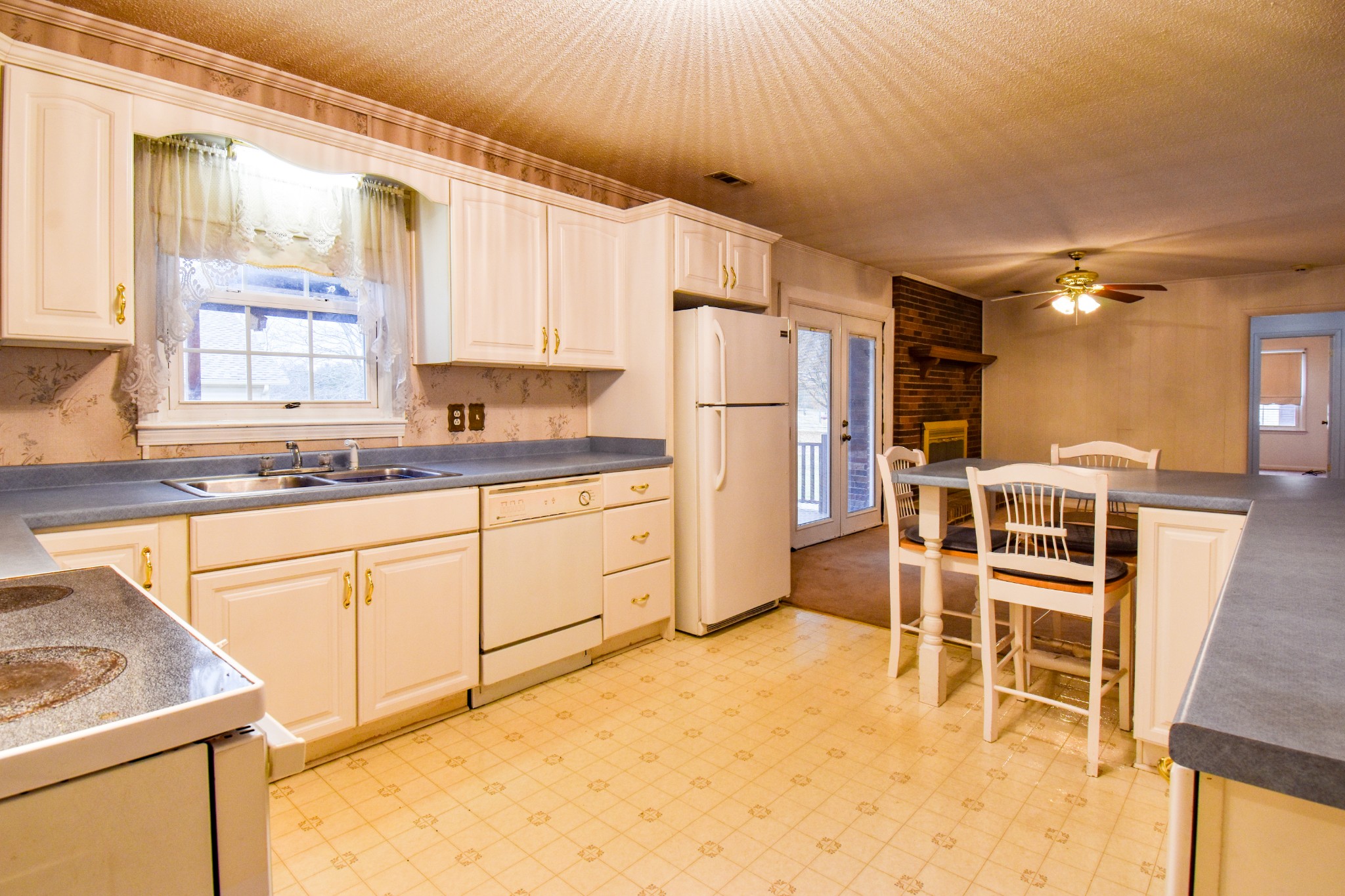 92 Hampton Road Columbia, TN 38401 - Photo 6 of 47 Gallery Image 6