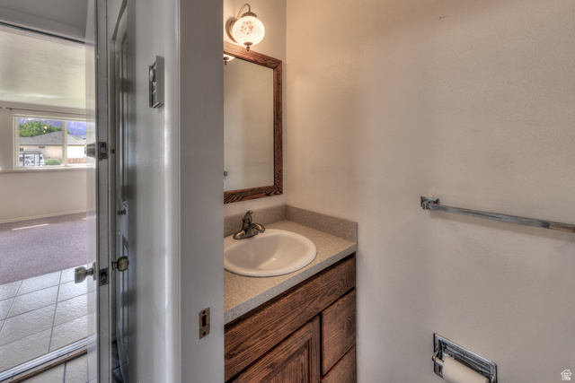 2720 East Bench Road Moab, UT 84532 - Photo 35 of 51 Half bath off of laundry room