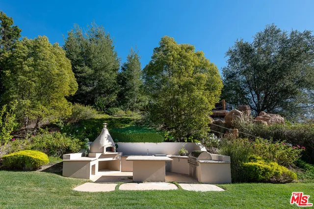 a view of house with outdoor space