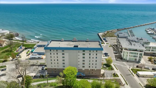 $599,999 | 415 Lake Street, Unit 701, Port Washington, WI 53074