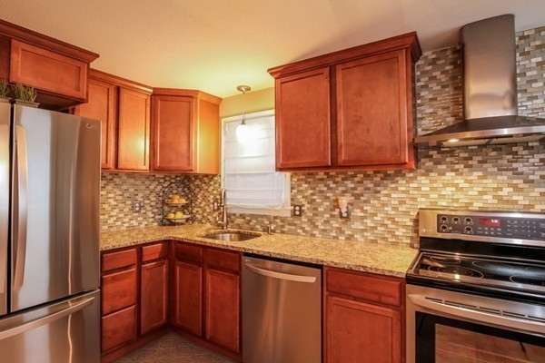 150 Ellendale Circle Springfield, MA 01128 - Photo 12 of 30 Gallery Image 12