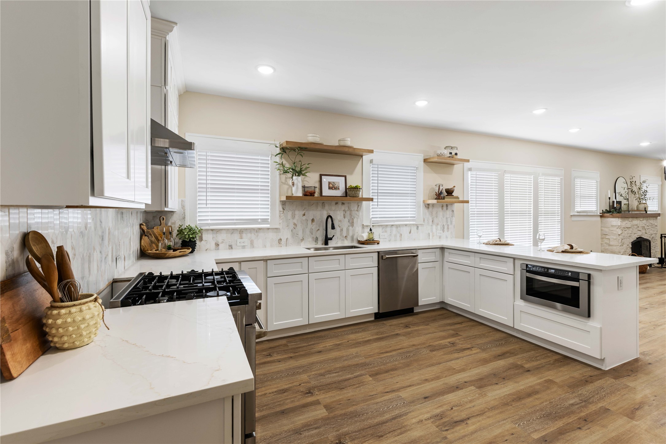 908 Key Street Houston, TX 77009 - Photo 5 of 29 Open Kitchen concept