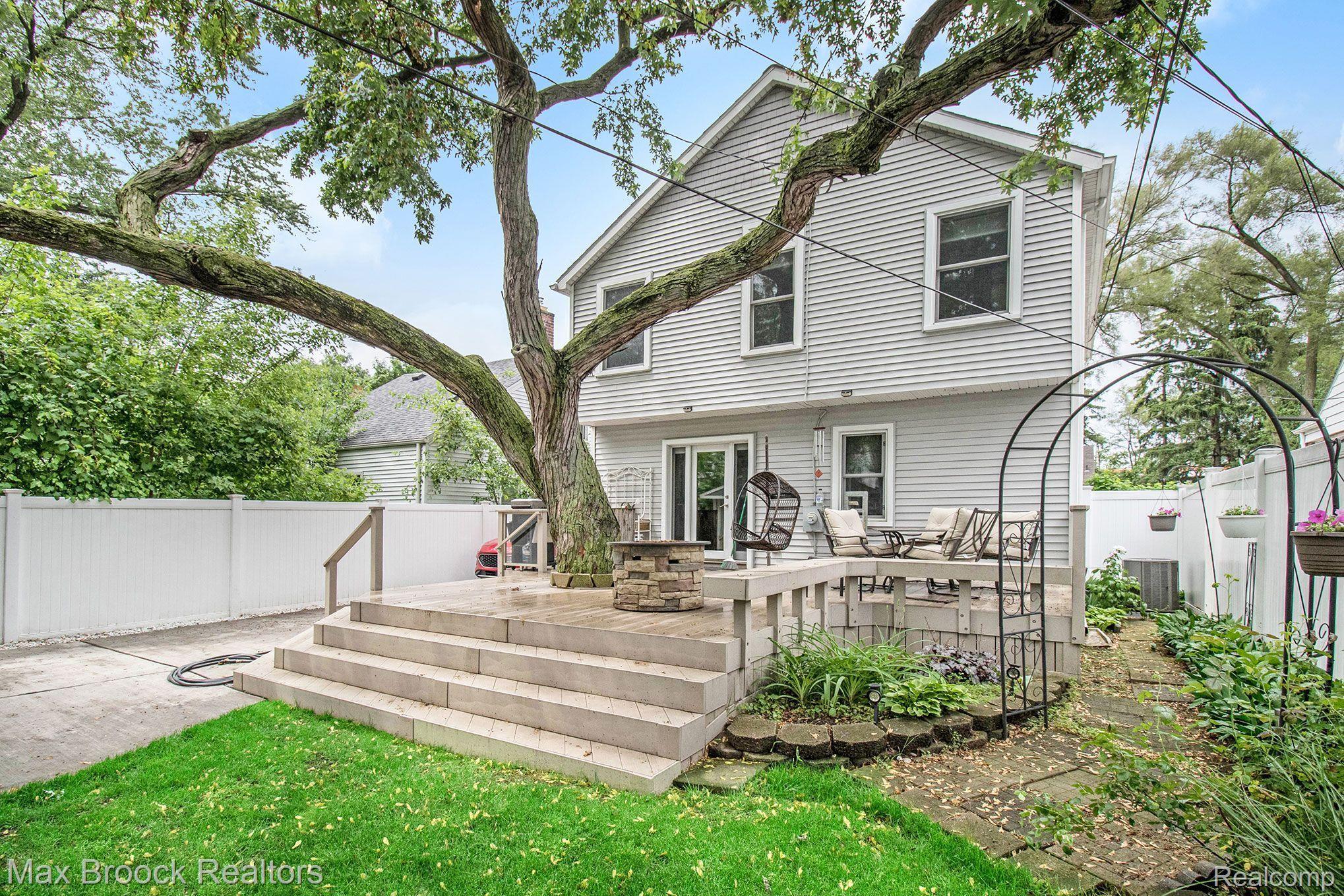 661 Princeton Road Berkley, MI 48072 - Photo 4 of 27 Gallery Image 4