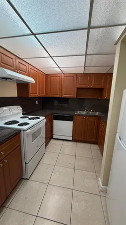 $2,000 | 7000 Northwest 186th Street, Unit 4219, Hialeah, FL 33015