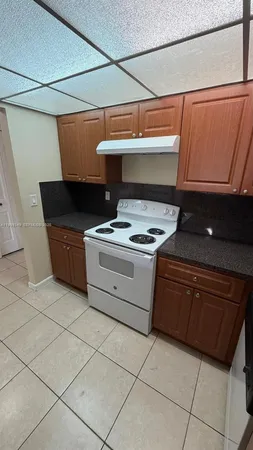 $2,000 | 7000 Northwest 186th Street, Unit 4219, Hialeah, FL 33015