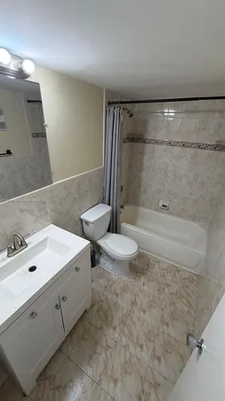 $2,000 | 7000 Northwest 186th Street, Unit 4219, Hialeah, FL 33015