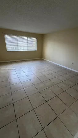 $2,000 | 7000 Northwest 186th Street, Unit 4219, Hialeah, FL 33015