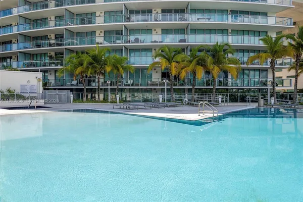 $4,500 | 6620 Indian Creek Drive, Unit 416, Miami Beach, FL 33141