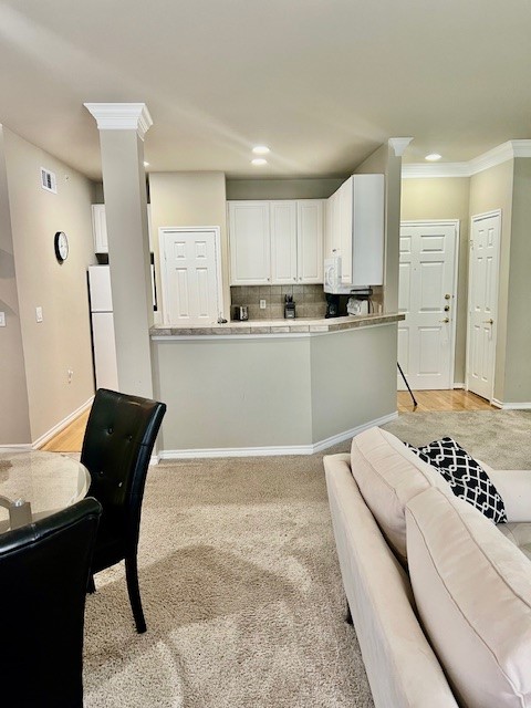 2400 McCue Road, Unit 356 Houston, TX 77056 - Photo 10 of 16 LR-DINING AREA TO KITCHEN