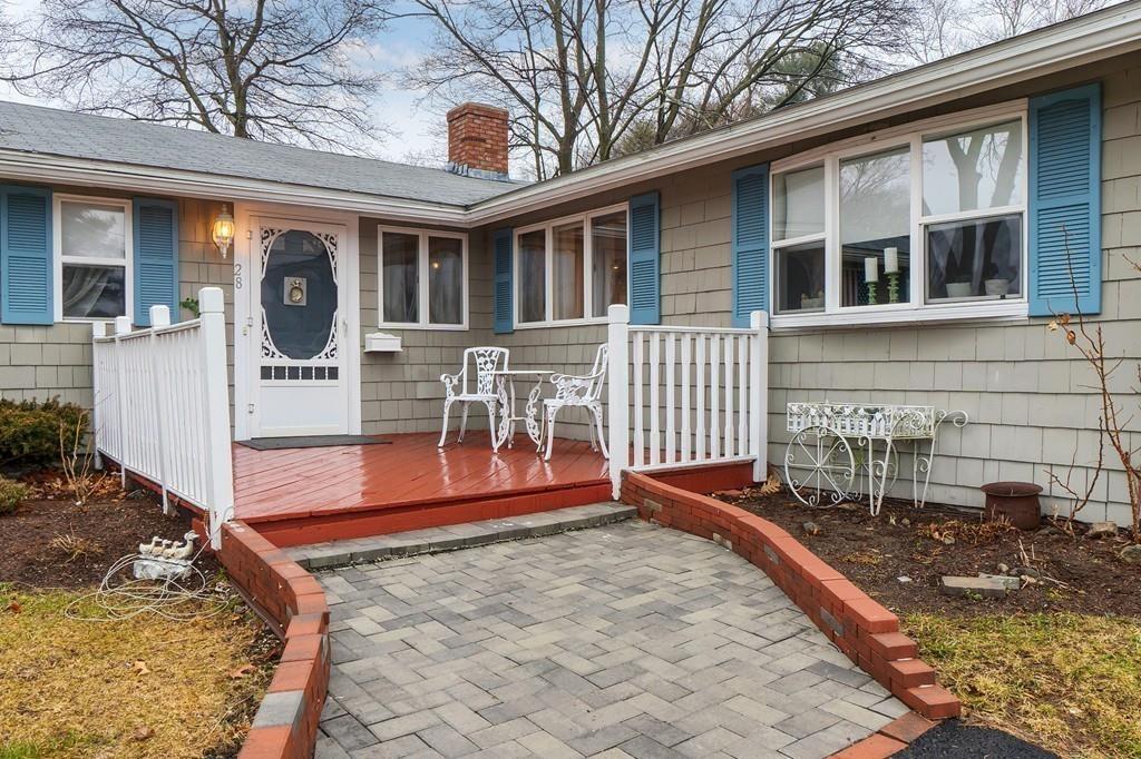 28 Curwen Road Peabody, MA 01960 - Photo 3 of 37 Gallery Image 3