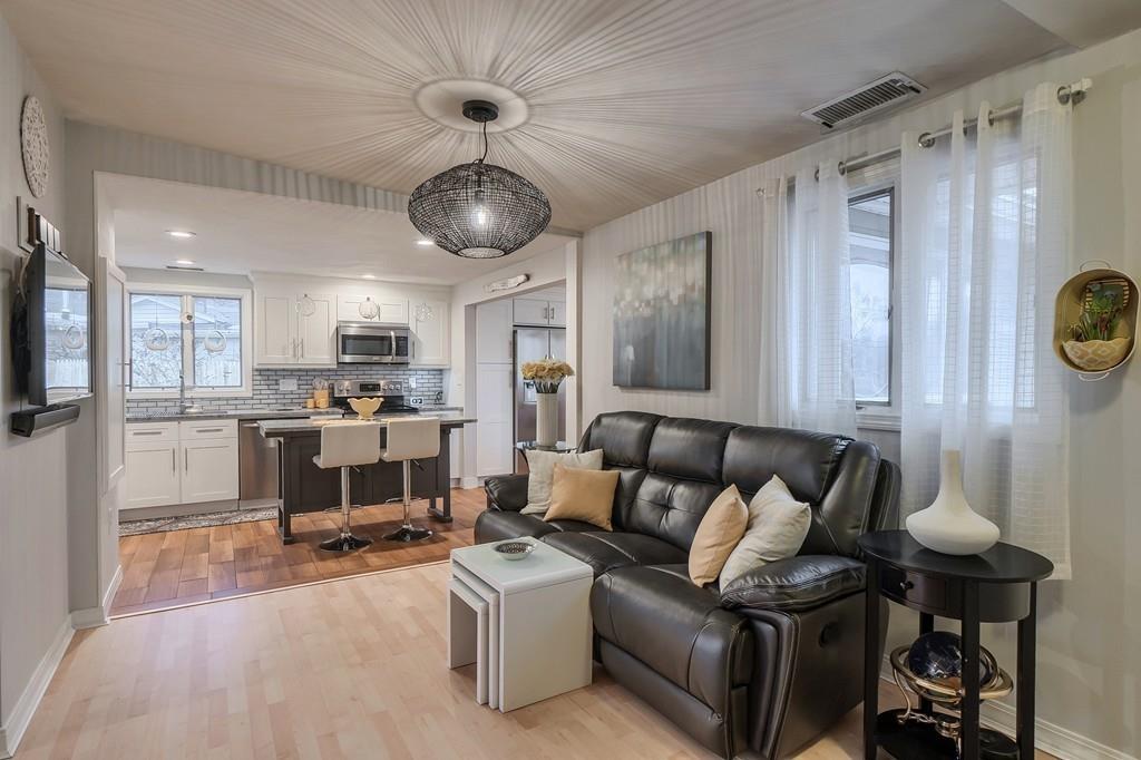 28 Curwen Road Peabody, MA 01960 - Photo 4 of 37 Gallery Image 4