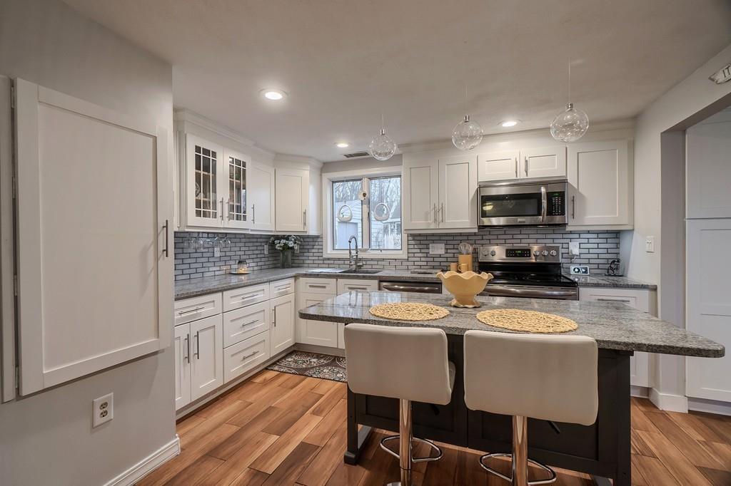 28 Curwen Road Peabody, MA 01960 - Photo 6 of 37 Gallery Image 6