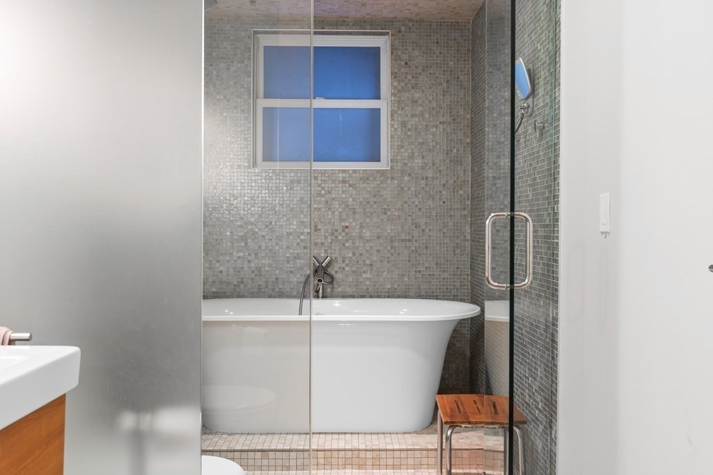 192 West Springfield Street, Unit 1 Boston, MA 02118 - Photo 17 of 26 a bathroom with a shower