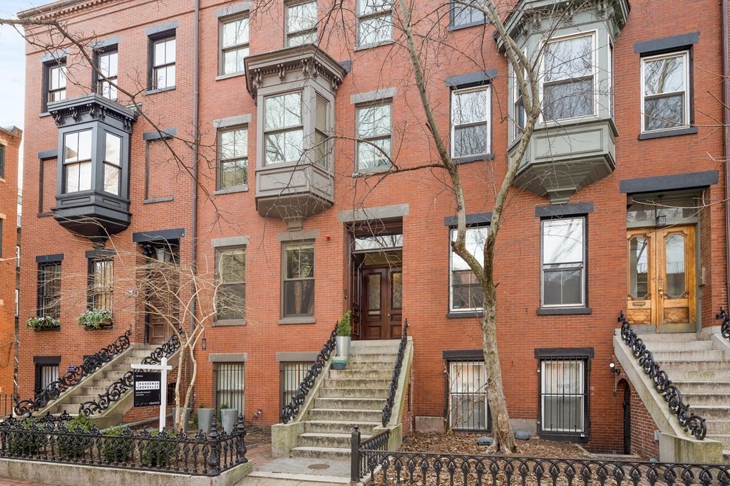 192 West Springfield Street, Unit 1 Boston, MA 02118 - Photo 25 of 26 a view of a building next to a building