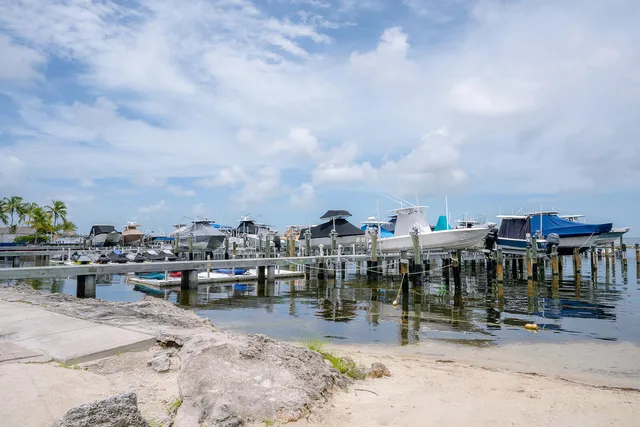 $819,900 | 104350 Overseas Highway, Unit B403 & BOAT SLIP #11, Key Largo, FL 33037