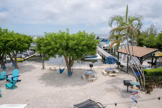 $819,900 | 104350 Overseas Highway, Unit B403 & BOAT SLIP #11, Key Largo, FL 33037