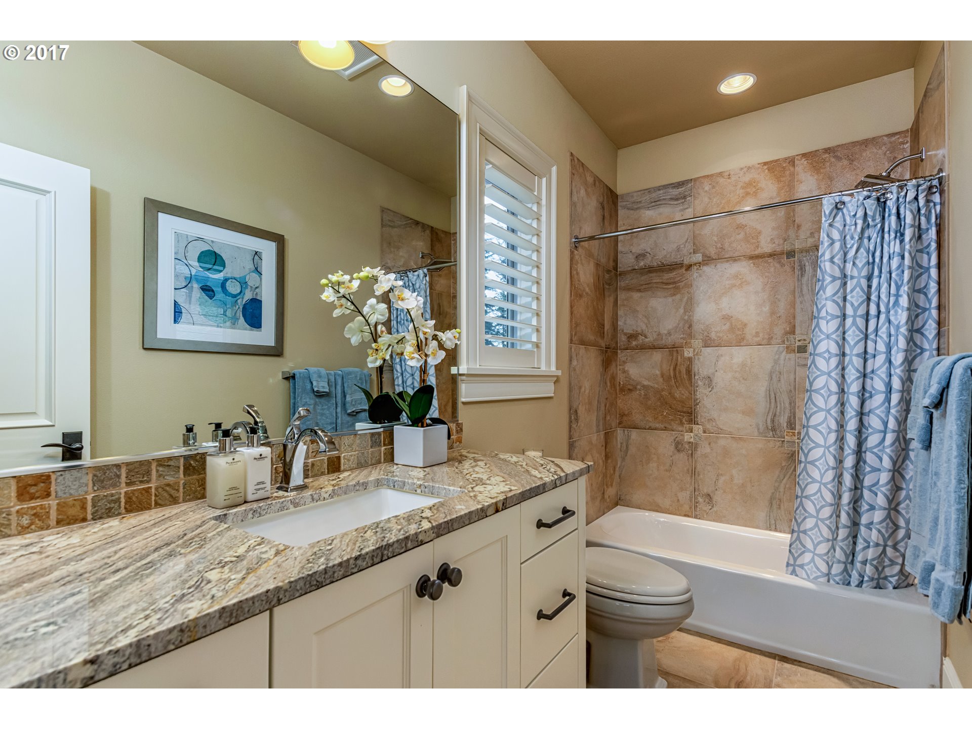 13612 Goodall Road Lake Oswego, OR 97034 - Photo 17 of 26 Bathroom