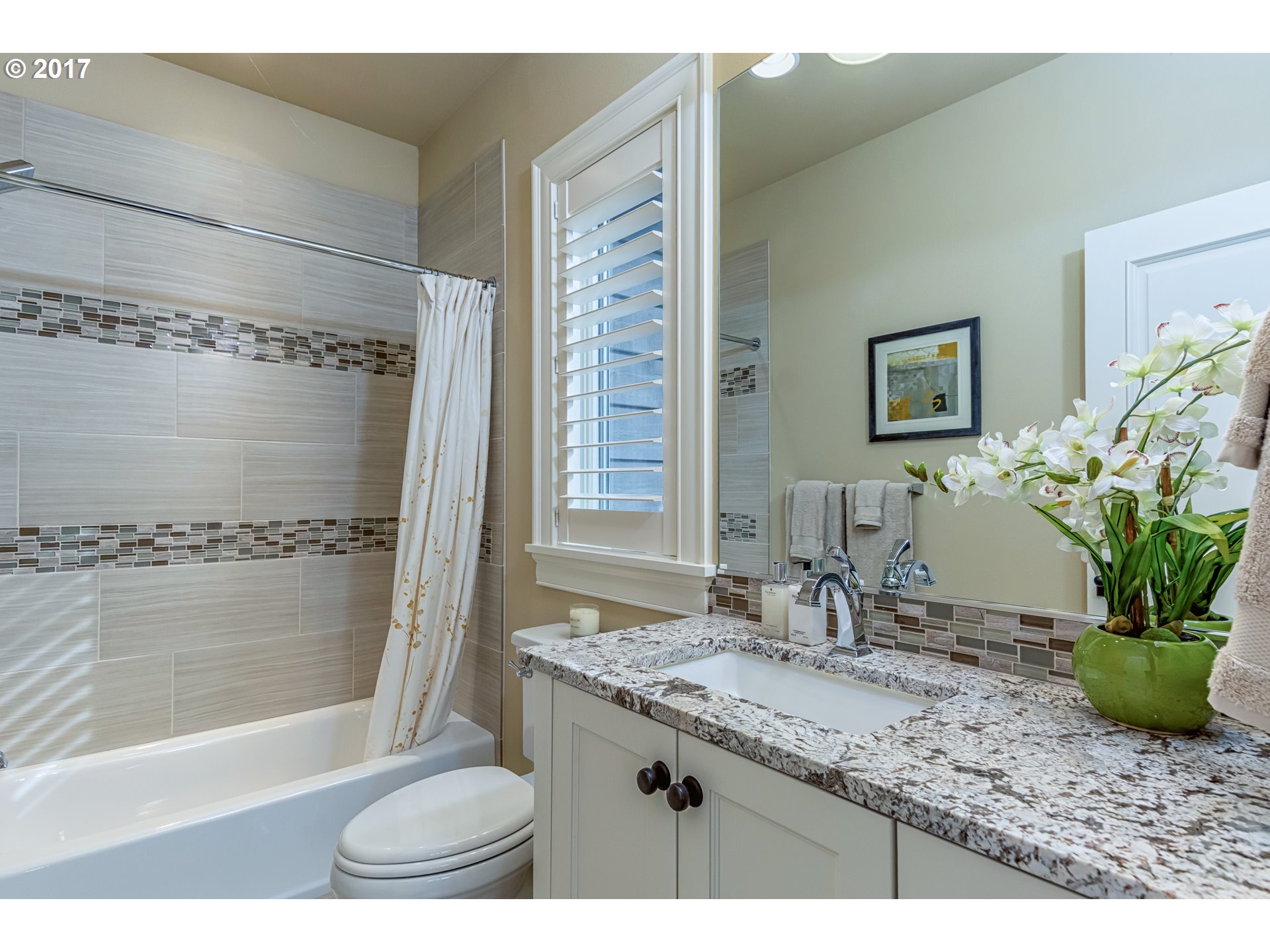 13612 Goodall Road Lake Oswego, OR 97034 - Photo 18 of 26 Bathroom