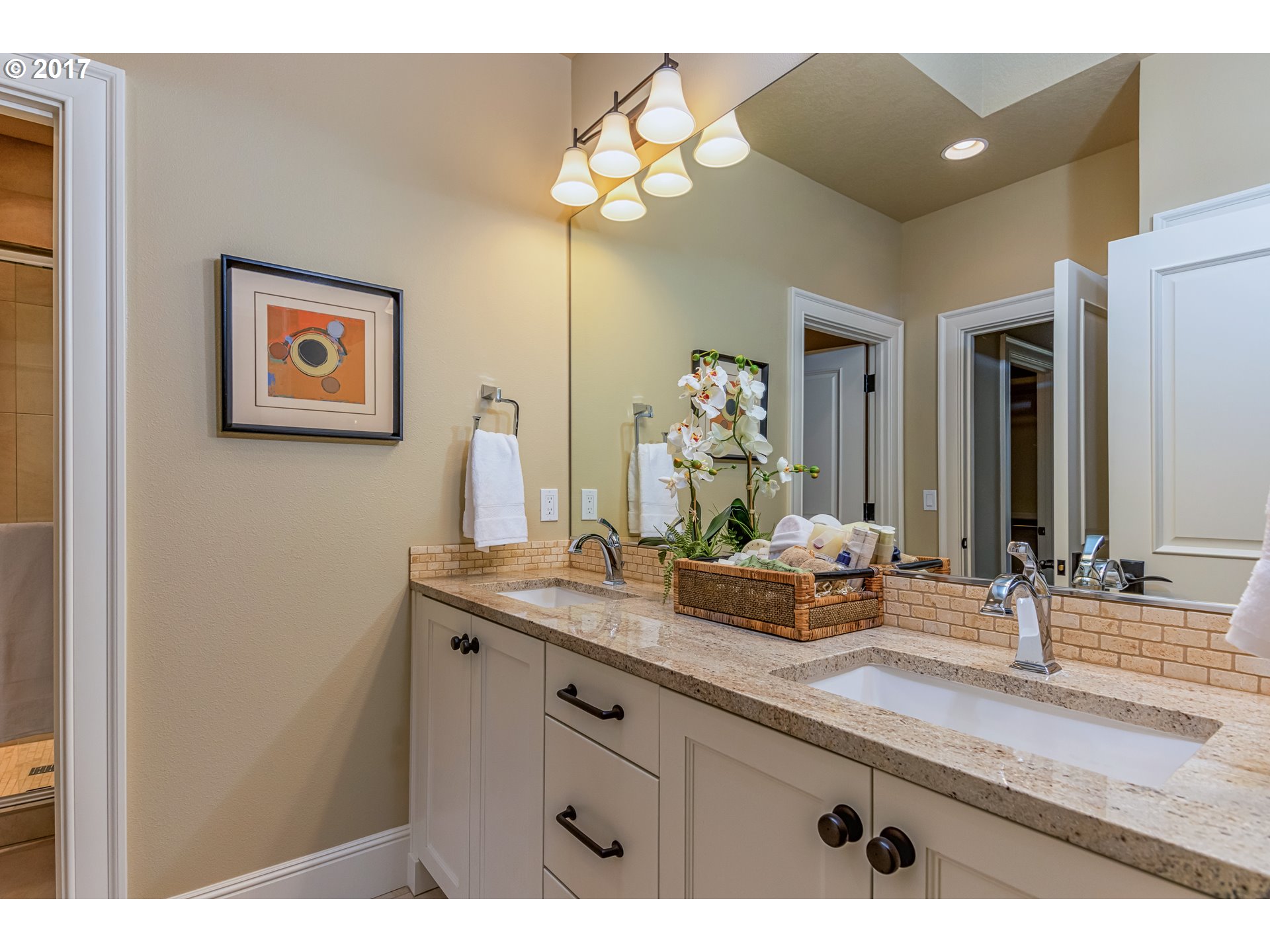 13612 Goodall Road Lake Oswego, OR 97034 - Photo 19 of 26 Bathroom