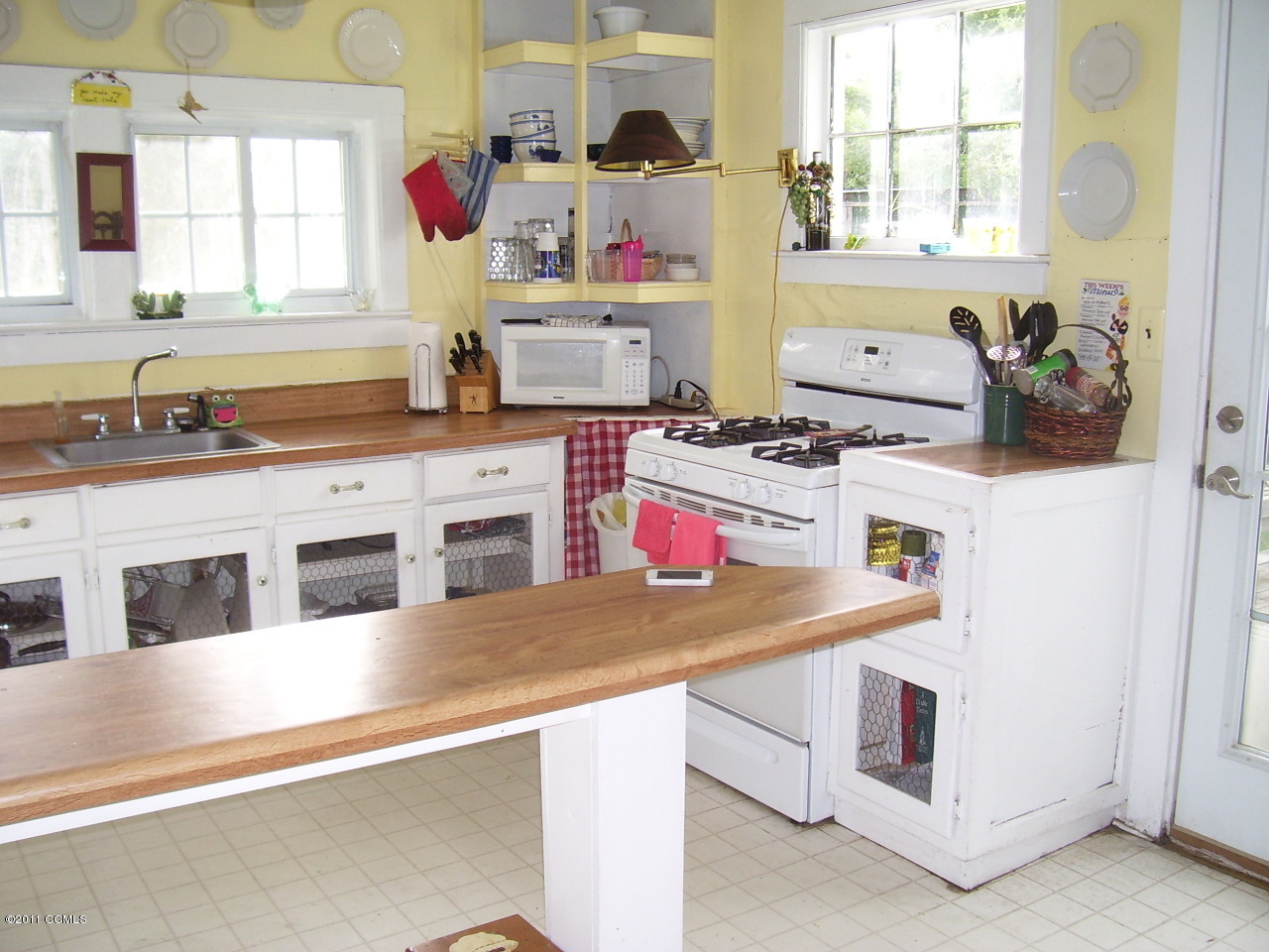 888 Queens Creek Road Hubert, NC 28539 - Photo 2 of 19 Kitchen