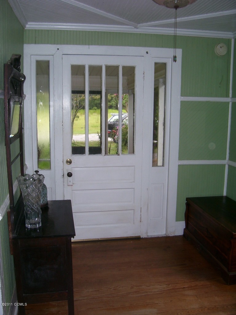 888 Queens Creek Road Hubert, NC 28539 - Photo 10 of 19 Foyer