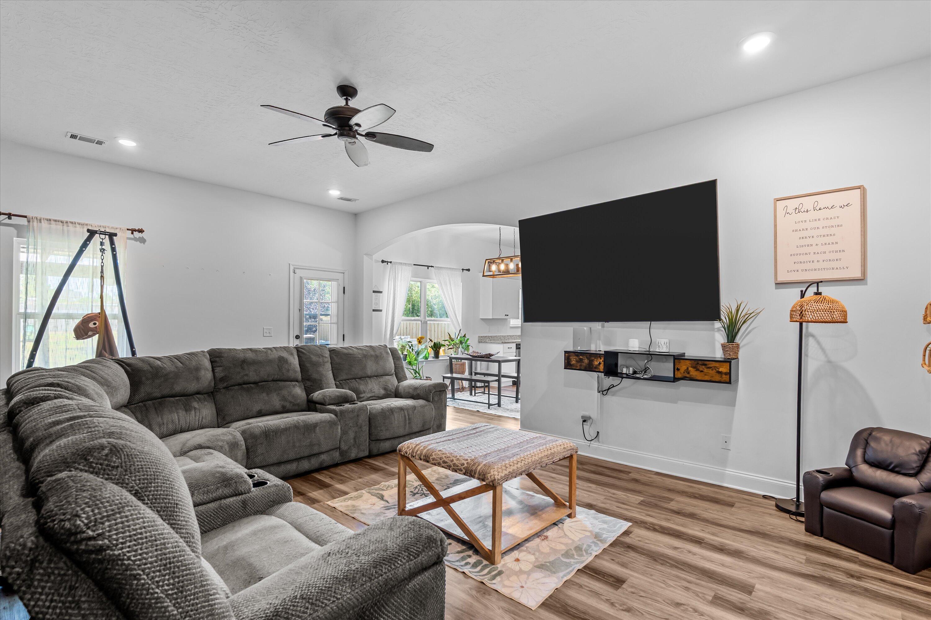 125 Macedonia Road North Augusta, SC 29860 - Photo 7 of 41 Living Room