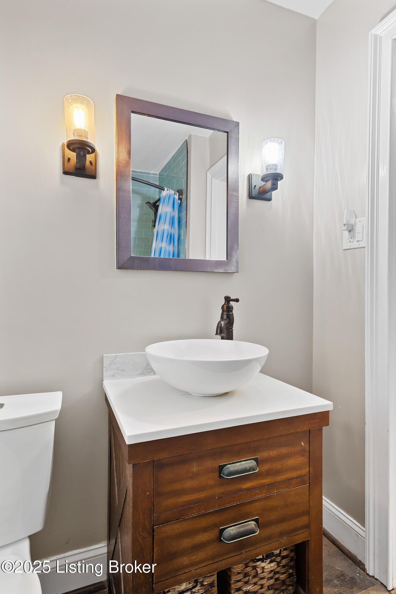 17 Denham Road Louisville, KY 40205 - Photo 20 of 33 Vanity