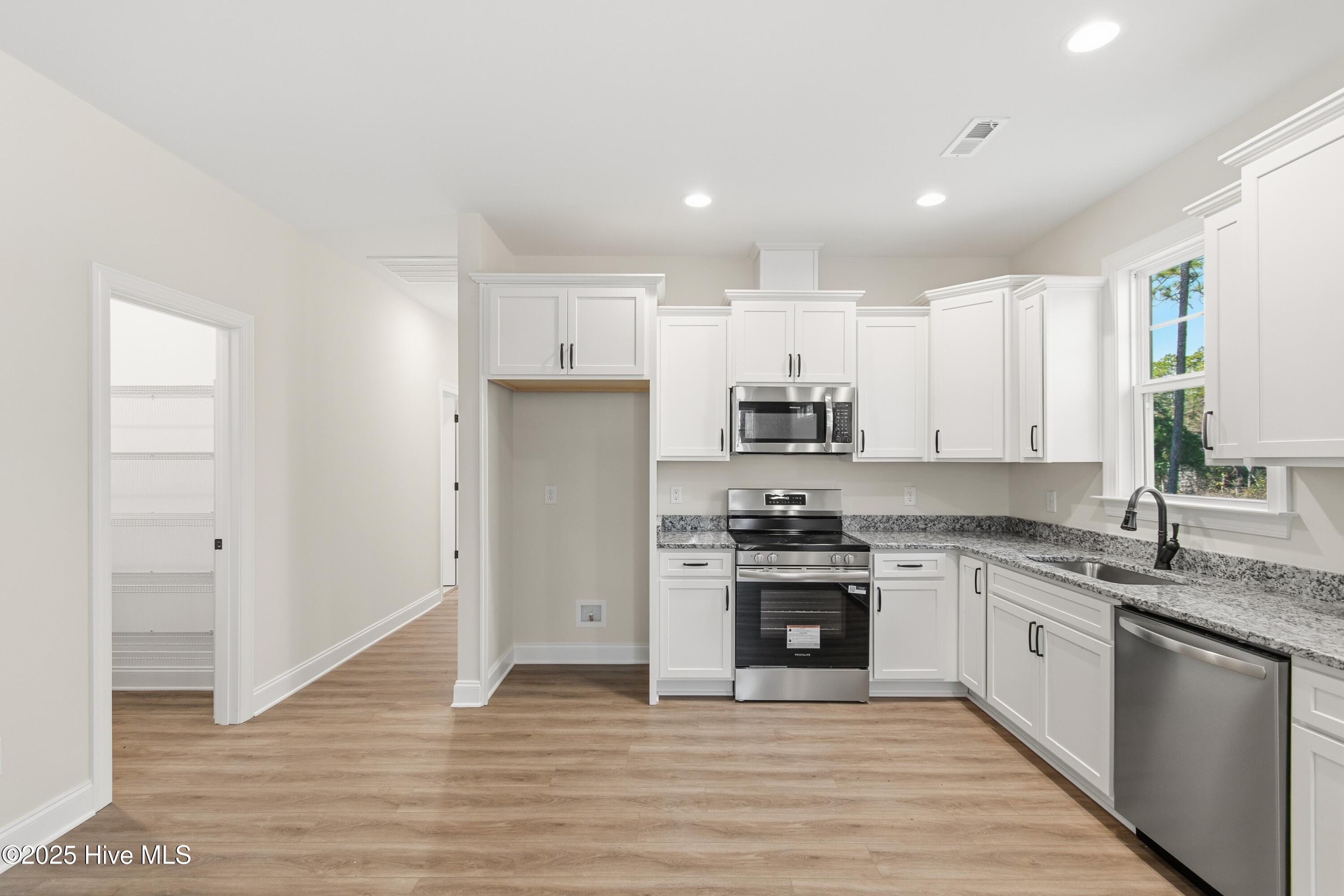 253 Sycamore Road Southport, NC 28461 - Photo 13 of 62 253SycamoreRd - 14