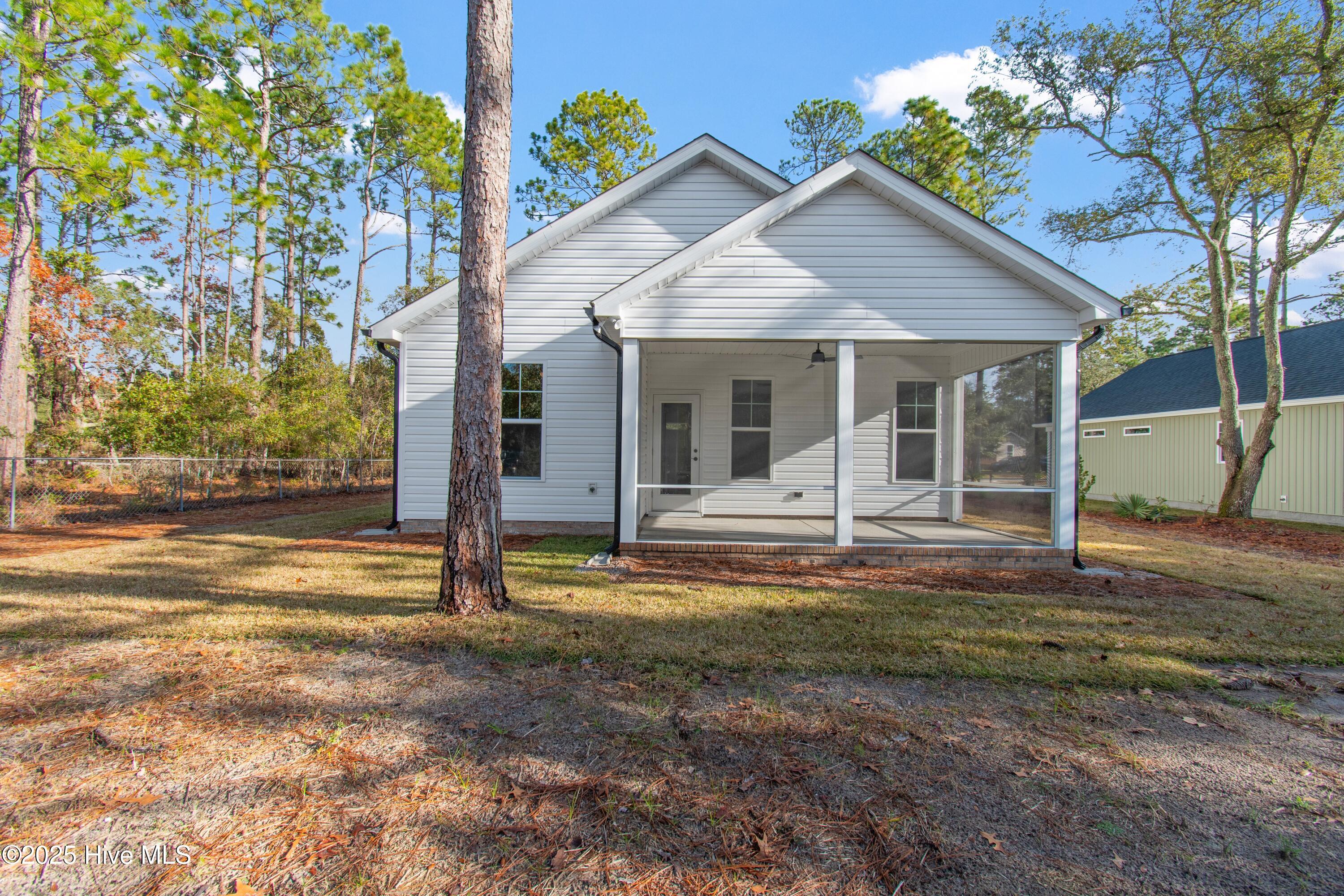 253 Sycamore Road Southport, NC 28461 - Photo 4 of 62 253SycamoreRd - 9