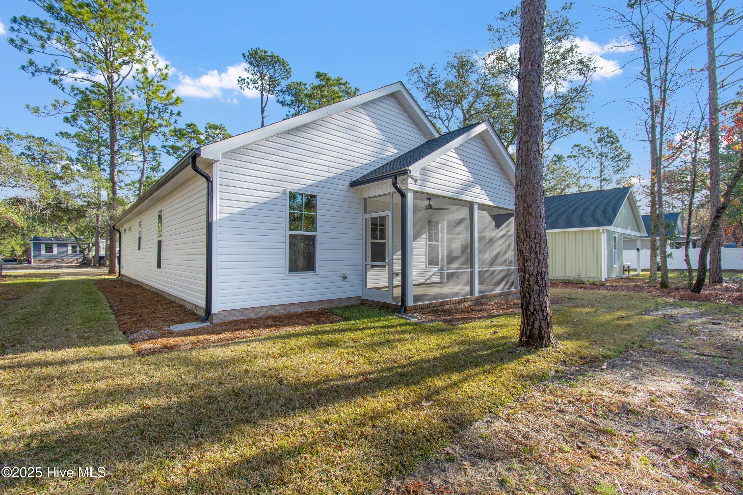 253 Sycamore Road Southport, NC 28461 - Photo 5 of 62 253SycamoreRd - 8